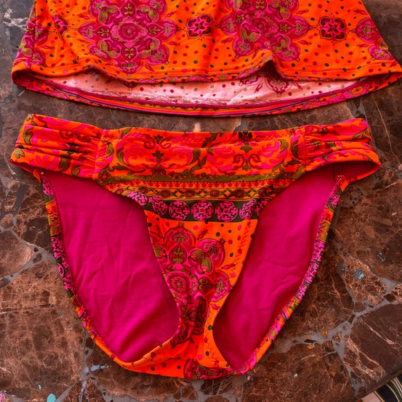 BECCA Magenta  and Orange Floral Mediterranean design - Picture 3 of 14